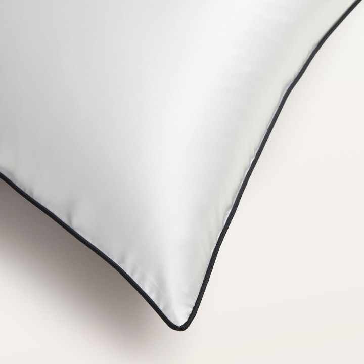 Наволочка 50х70 с кантом из фирменного шёлка